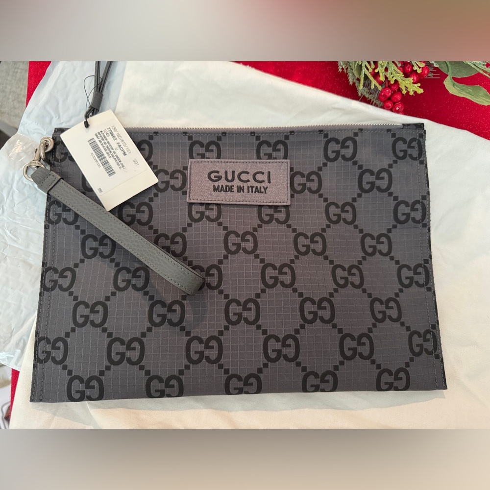 NWT GUCCI RIPSTOP SUPREME POUCH